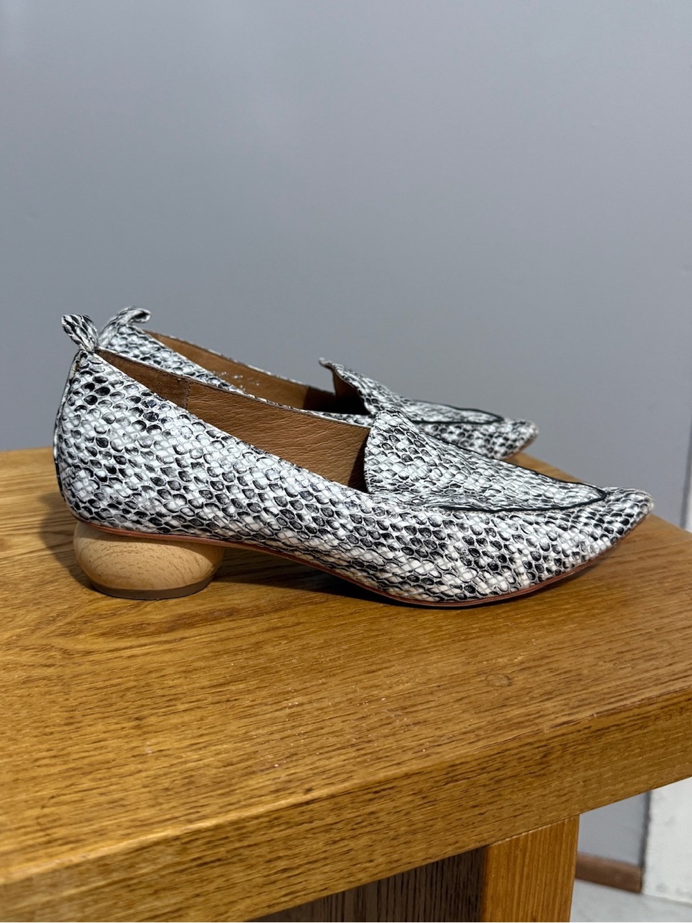 Jeffrey Campbell Viona Womens 6.5 Snakeskin Pointed Toe Sculptural Heel Shoes